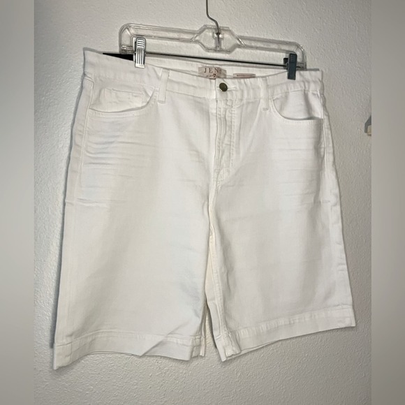 NEW Jen7 Bermuda‎ shorts jean denim sculpting panel white summer spring beach - Picture 1 of 6